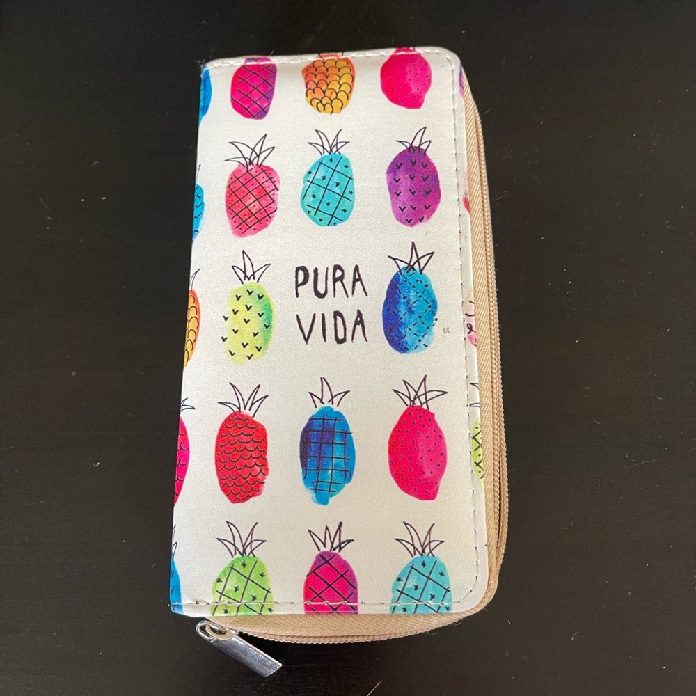 NWOT Pure Vida Wallet